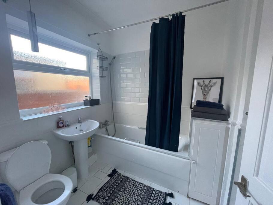 3 Bedroom House In Dartford Exterior foto
